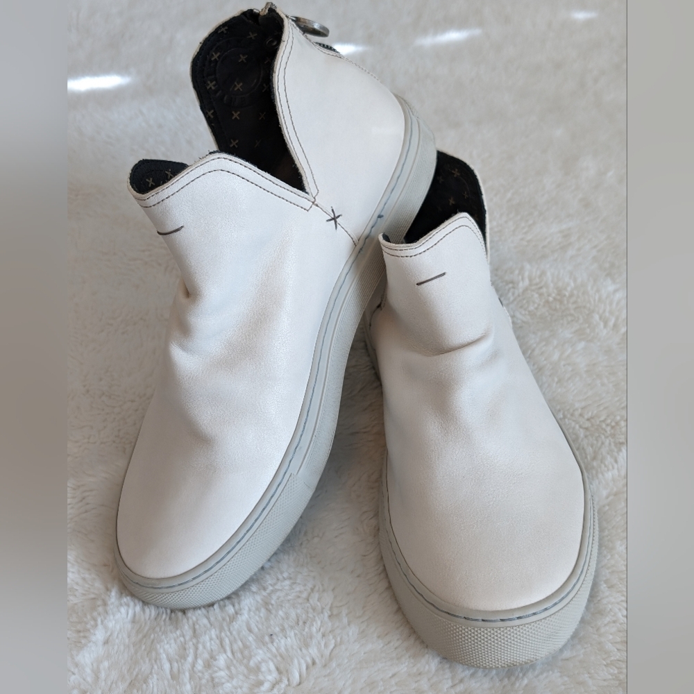 Like New: Fiorentini + Baker Bex - Leather Italy Mens EU 40 USA 7 (Women 8.5)